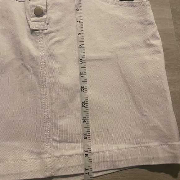 White Skirt - Picture 10 of 10